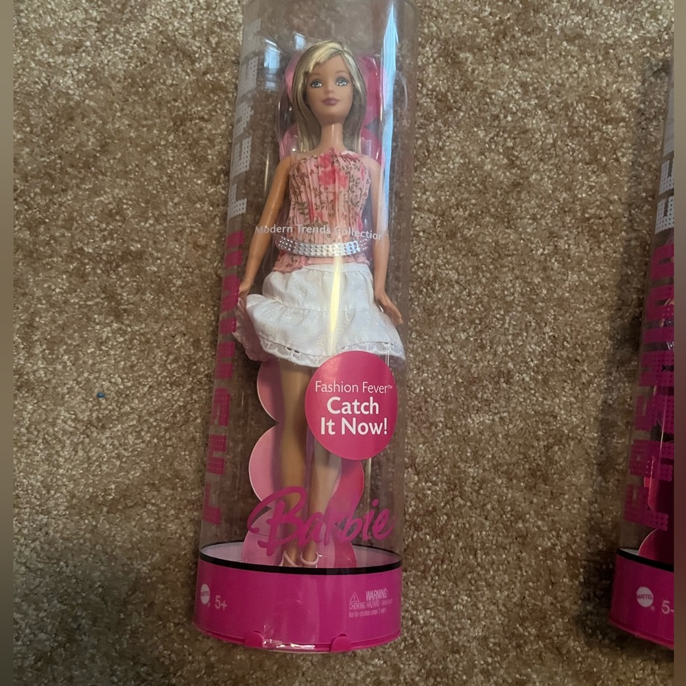 Barbie Mattel 2006 Fashion Fever Modern Trends Floral Ruffle NRFB #K9810